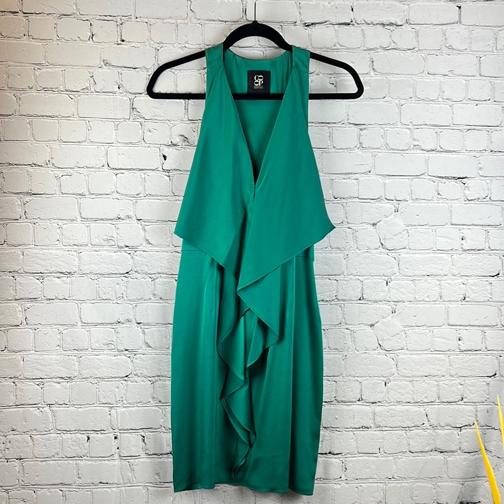 BARNEYS NEW YORK Ladies Silk Blend designer evening cocktail dress. Size 8
